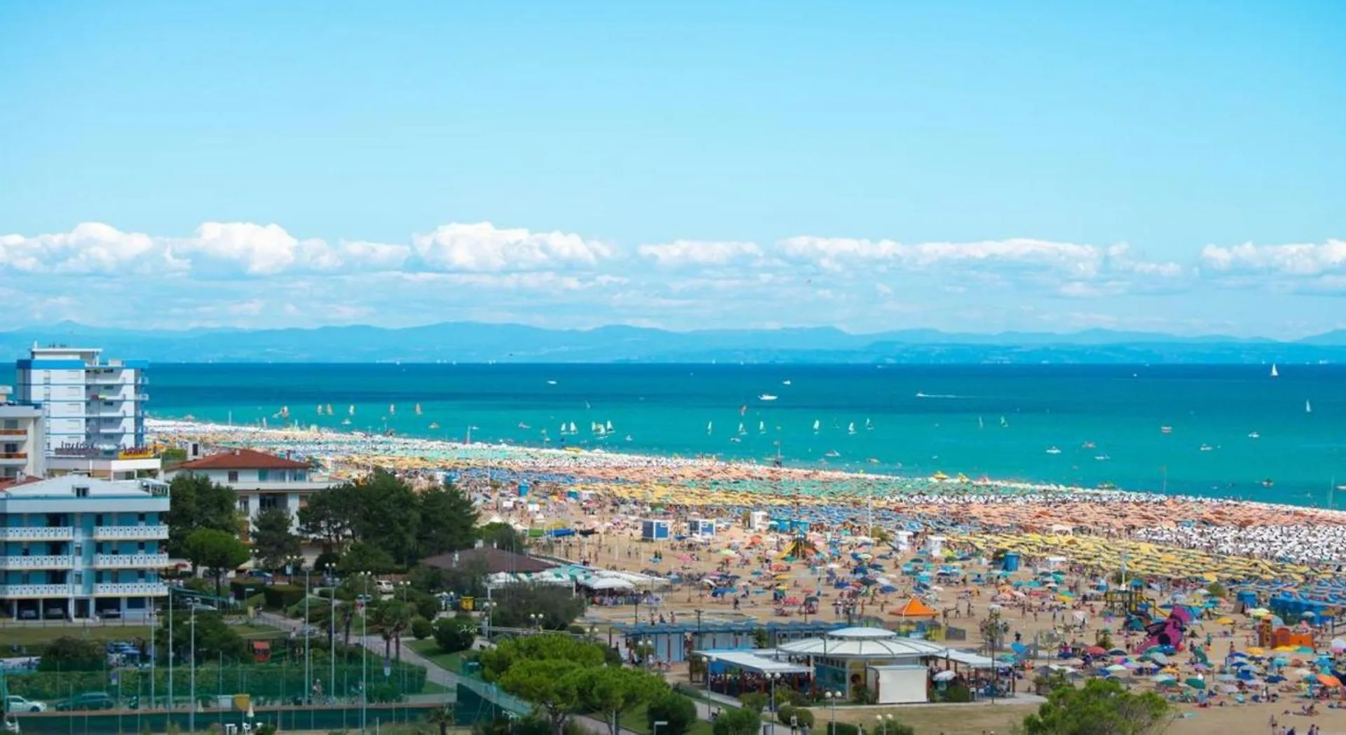 Flat A Stones Throw From The Centre Of Bibione Apartment