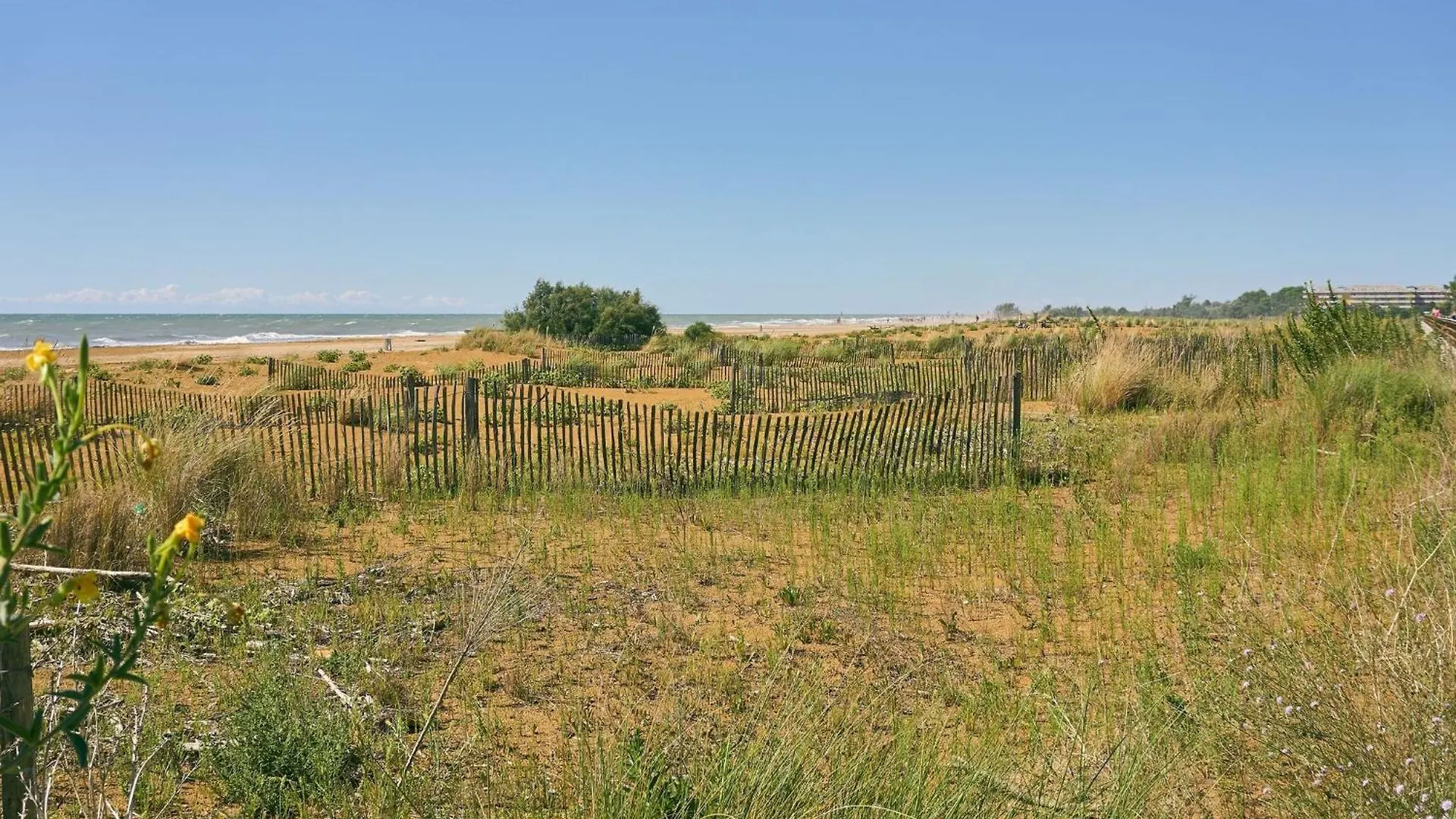 Flat A Stones Throw From The Centre Of Bibione Apartment
