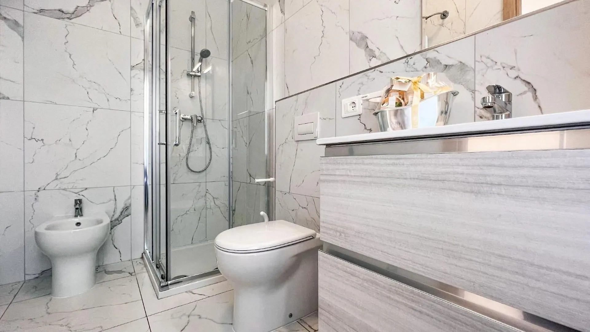 Flat A Stones Throw From The Centre Of Bibione Apartment