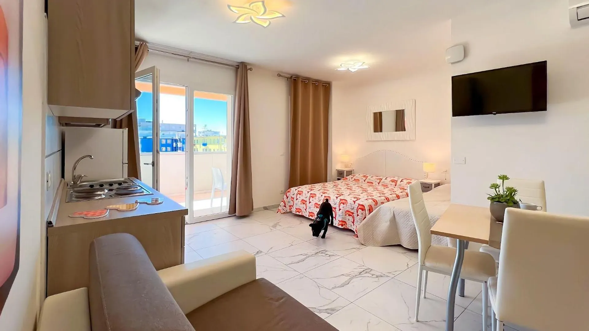 Flat A Stones Throw From The Centre Of Bibione Apartment