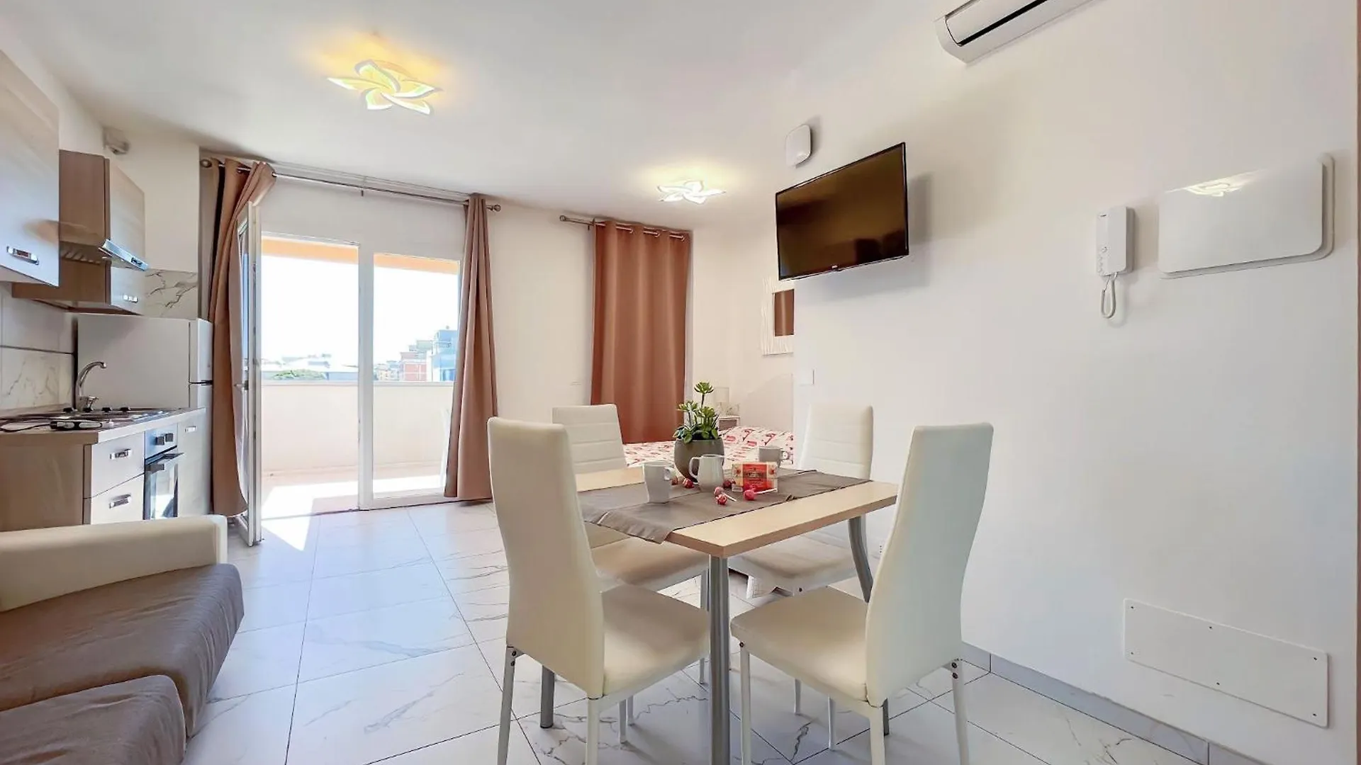 Flat A Stones Throw From The Centre Of Bibione Apartment Italy